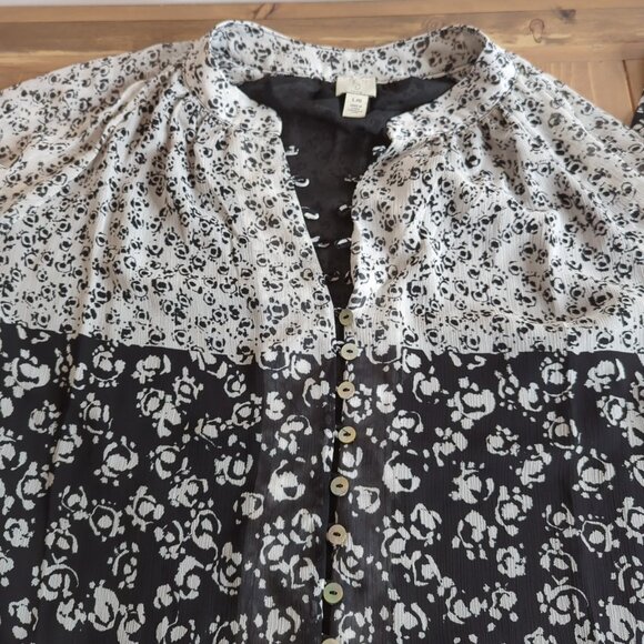 Joie Caillie Black & White Floral Chiffon Peasant Top Blouse Puff Sleeves V-Neck - Picture 11 of 13